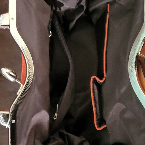 NWT Petal Flower 👛 Purse - Picture 5 of 7